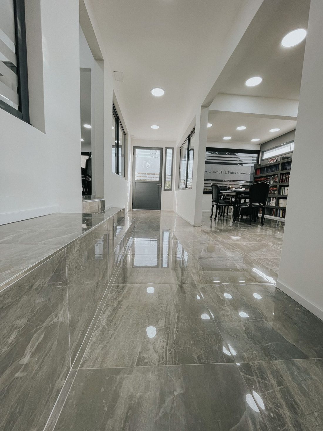 Estudio Jurídico J.J.S.M.J. Baños & Asociados. Ingreso