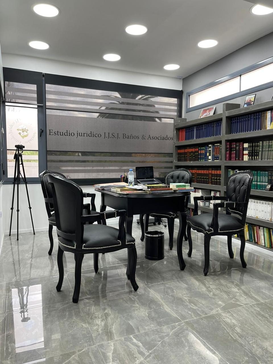 Estudio Jurídico J.J.S.M.J. Baños & Asociados. Biblioteca